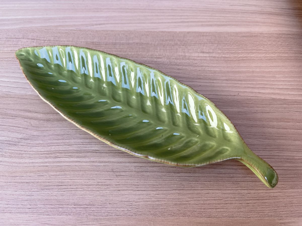 Prato Banana Leaf em Cerâmica Verde Ref. 3875 Imagem 1