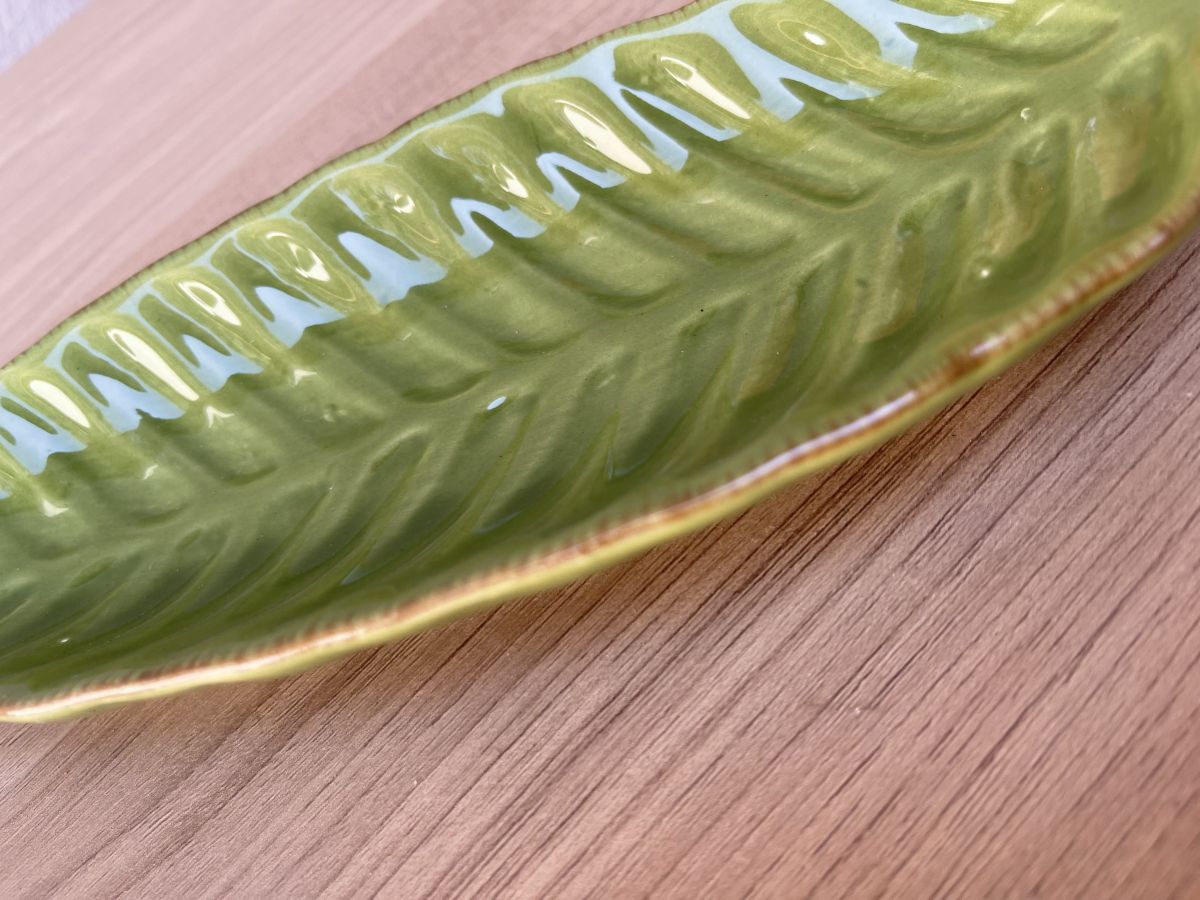 Prato Banana Leaf em Cerâmica Verde Ref. 3875 Imagem 3